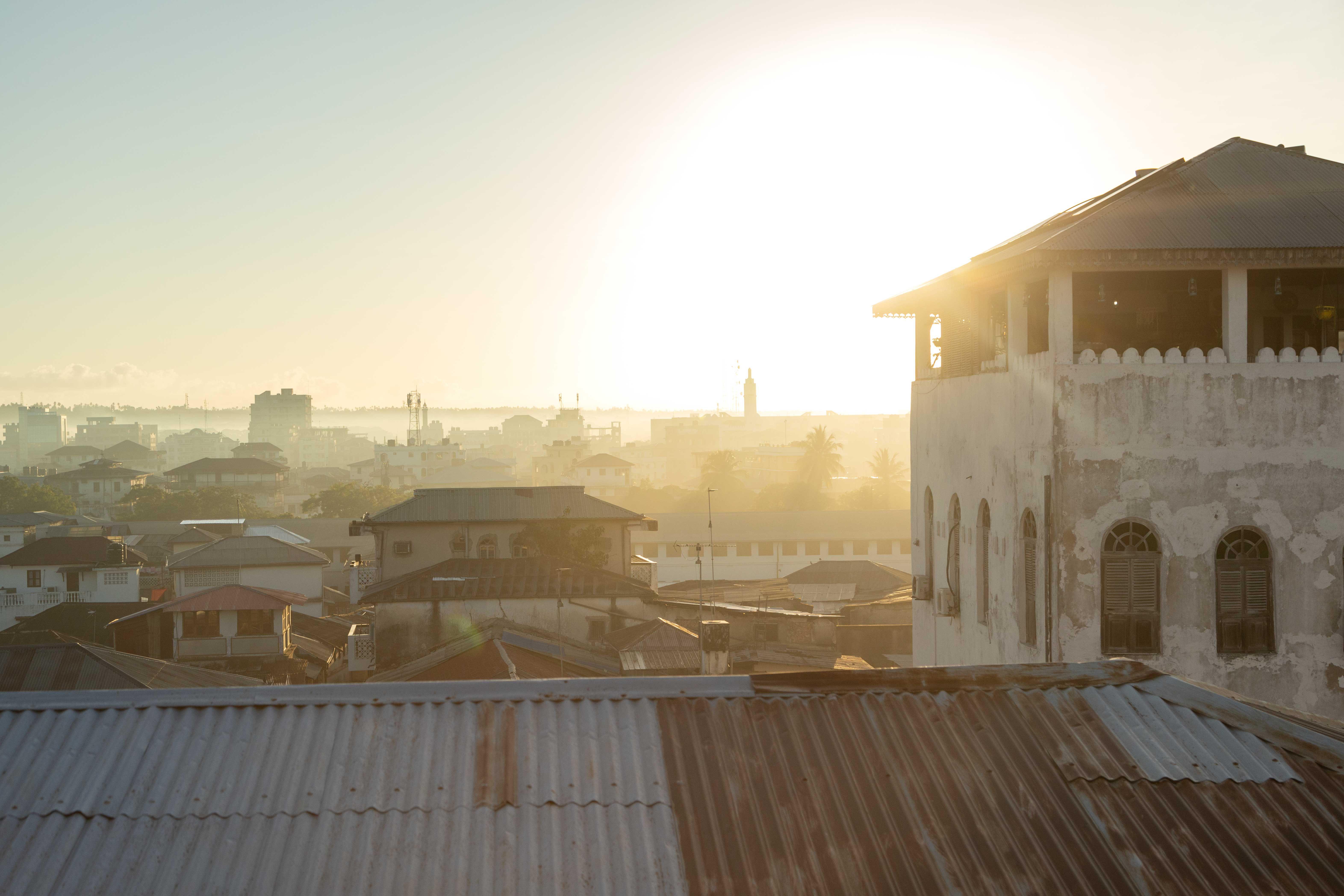 a shot from the roofs of capstadt as the sun is just rising.